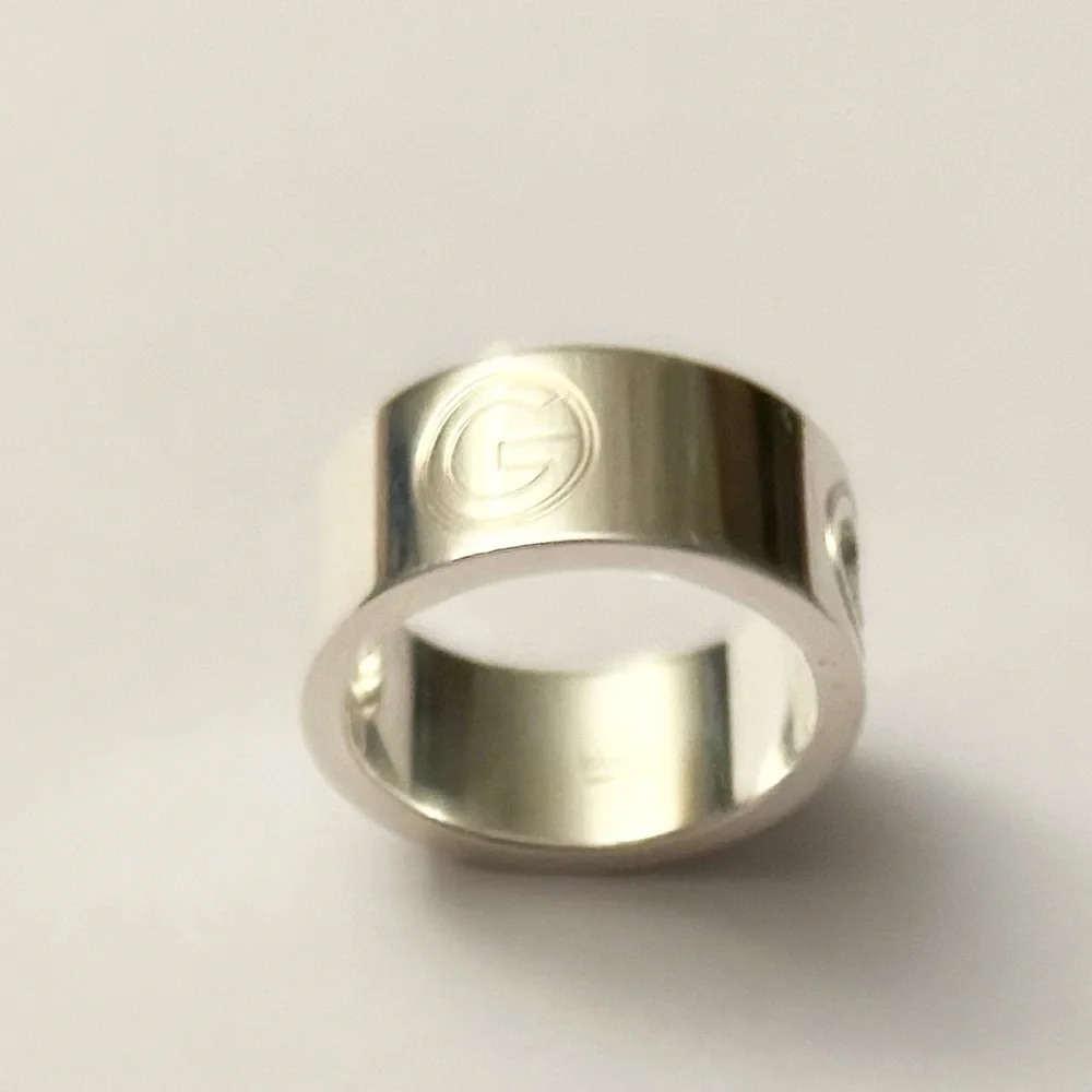 Gucci Woman’s G Ring Size 6 with Tags Pouch and Box NEW